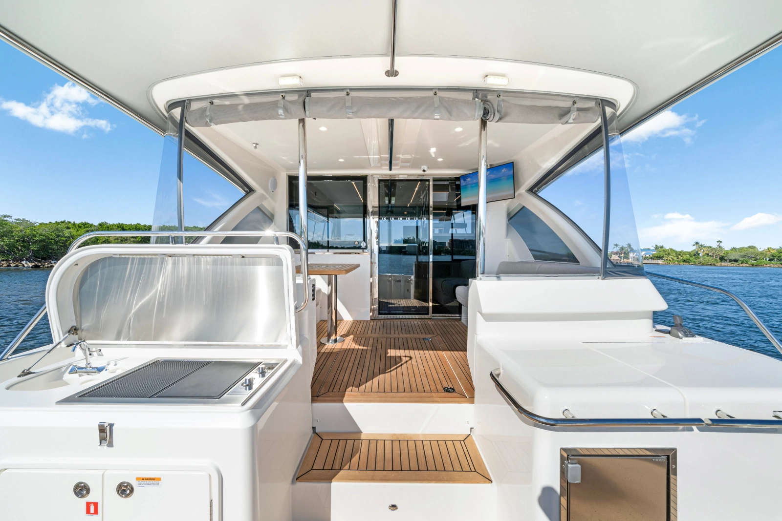 50 SPORTS MOTOR YACHT 50ft Riviera Yacht For Sale