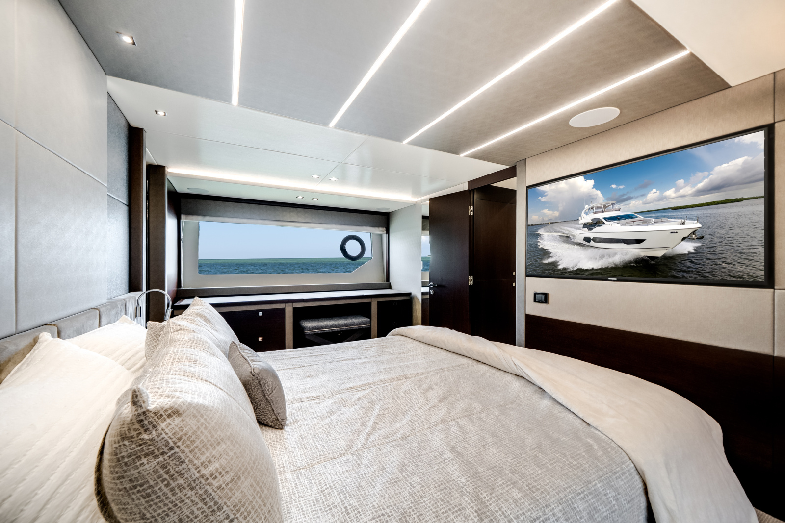 2019 Sunseeker 76 Flybridge