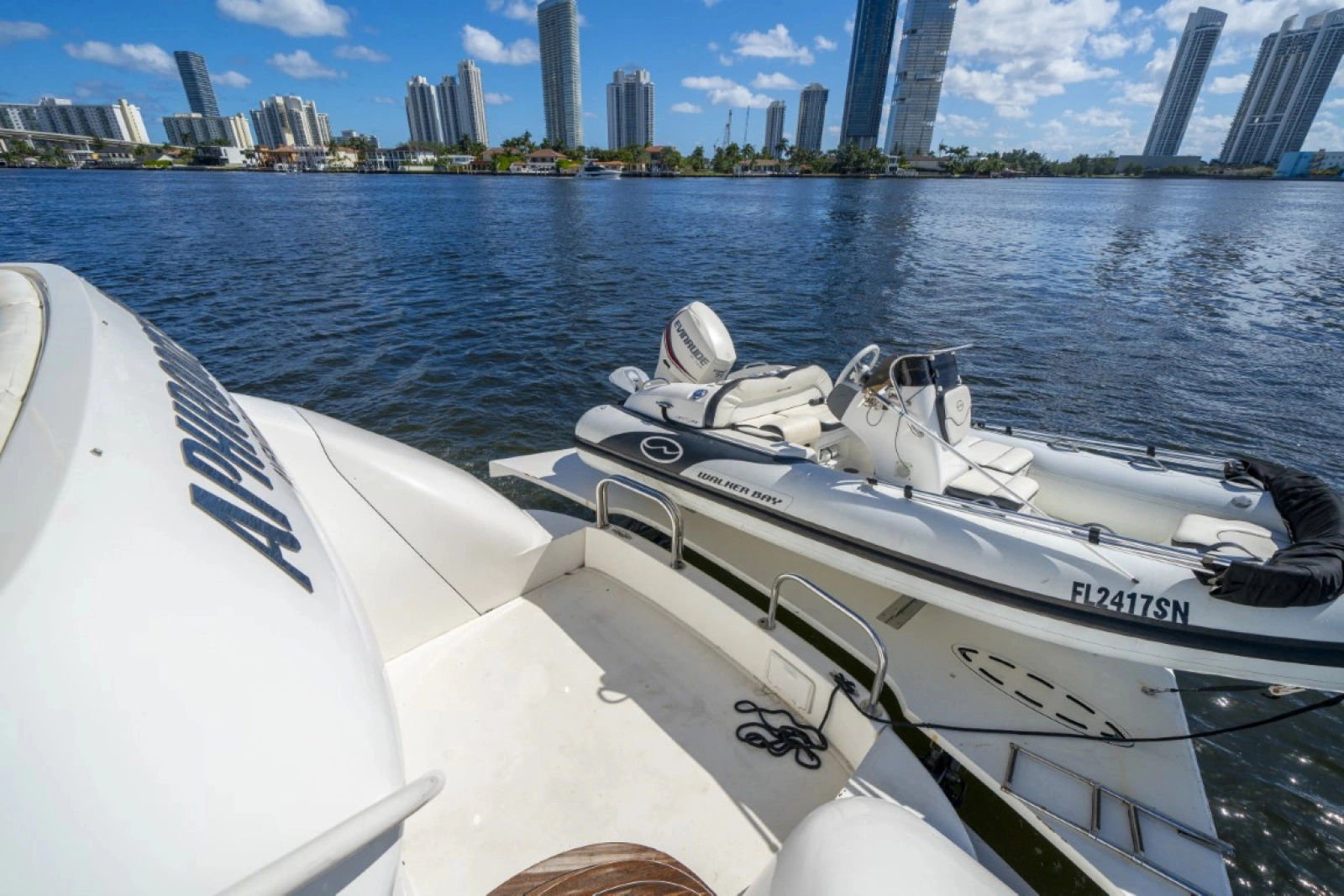 2004 Lazzara Yachts 80 Open Fly