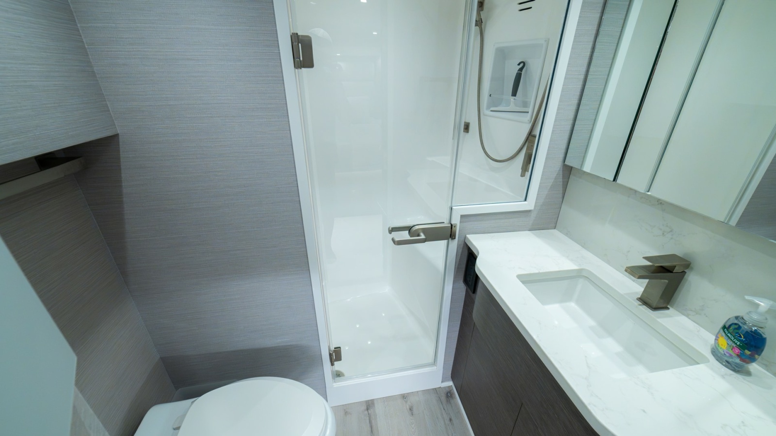 Modern Ensuite Bathroom