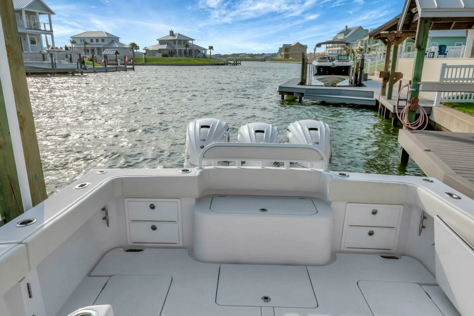 2023 Jupiter 43 Center Console 