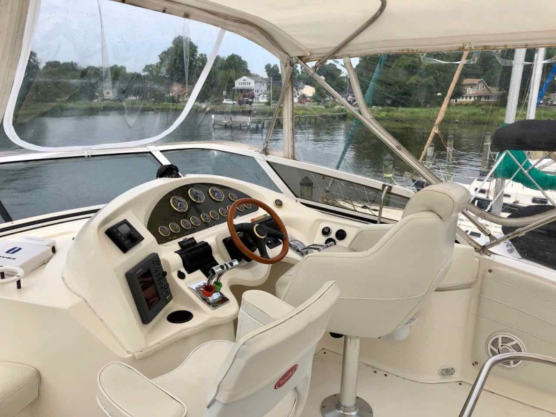 2003 Cruisers Yachts 3750