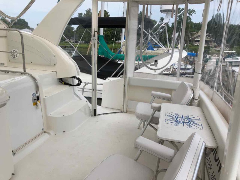2003 Cruisers Yachts 3750
