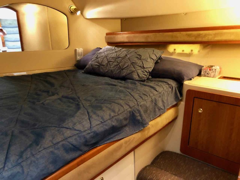 2003 Cruisers Yachts 3750