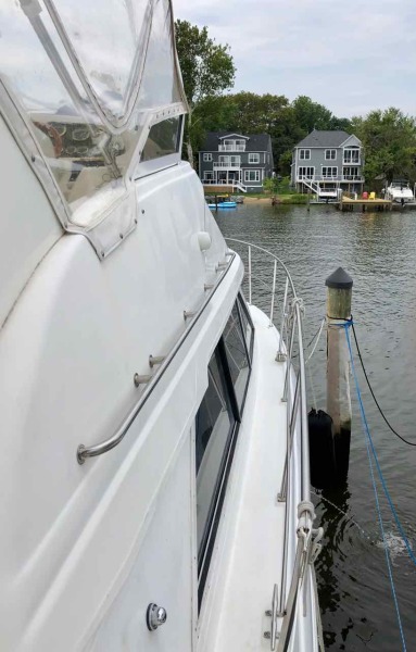 2003 Cruisers Yachts 3750