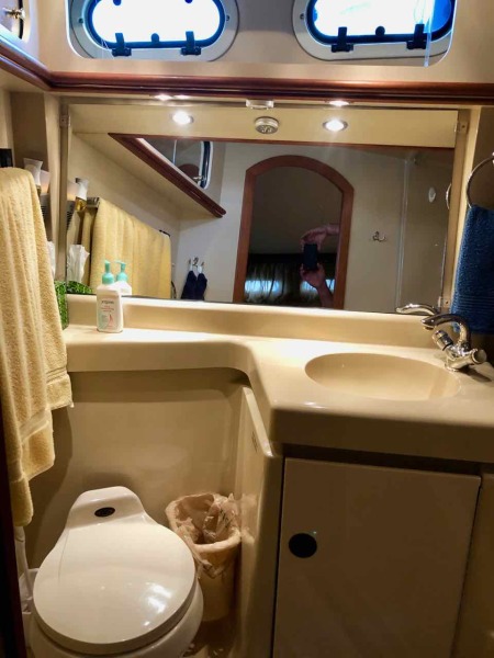 2003 Cruisers Yachts 3750
