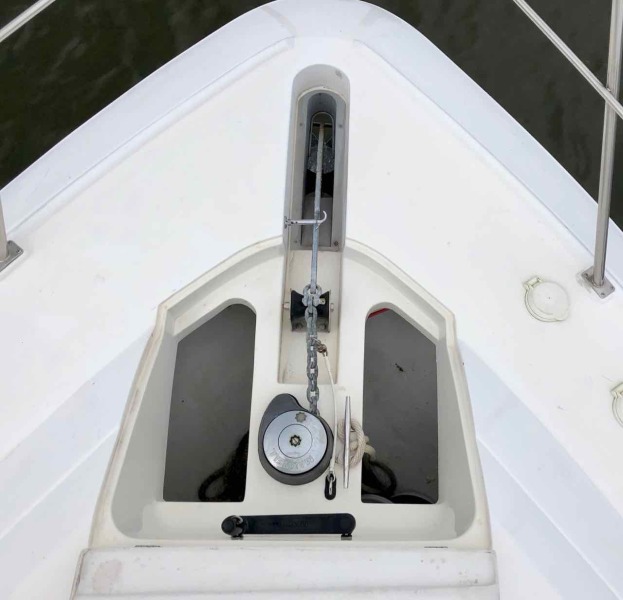 2003 Cruisers Yachts 3750
