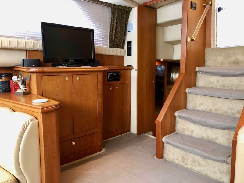 2003 Cruisers Yachts 3750