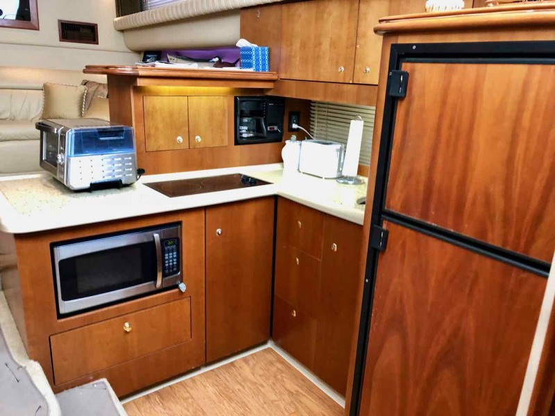 2003 Cruisers Yachts 3750