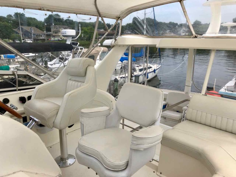2003 Cruisers Yachts 3750