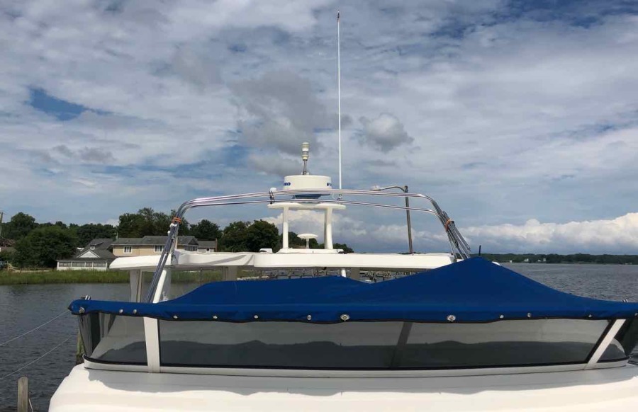 2003 Cruisers Yachts 3750