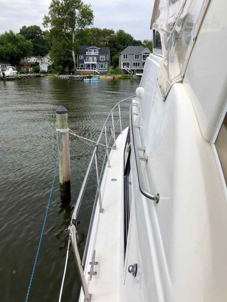 2003 Cruisers Yachts 3750