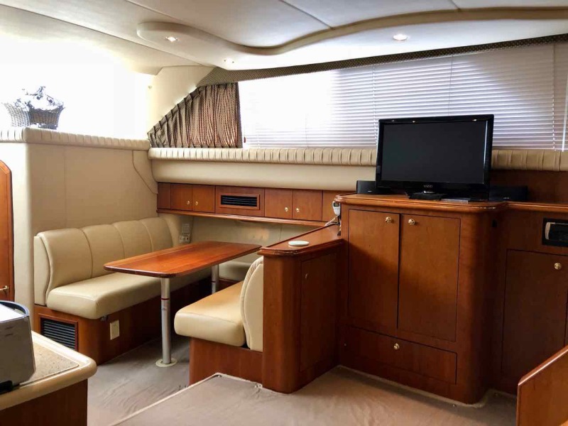2003 Cruisers Yachts 3750