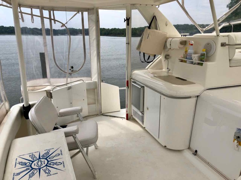 2003 Cruisers Yachts 3750