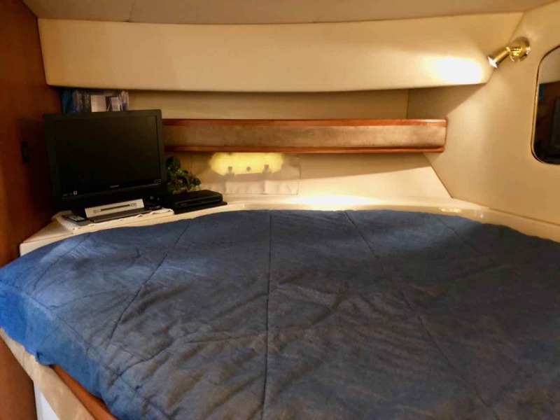 2003 Cruisers Yachts 3750