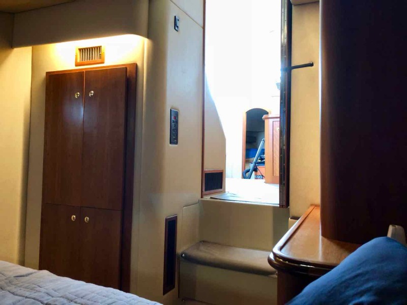 2003 Cruisers Yachts 3750