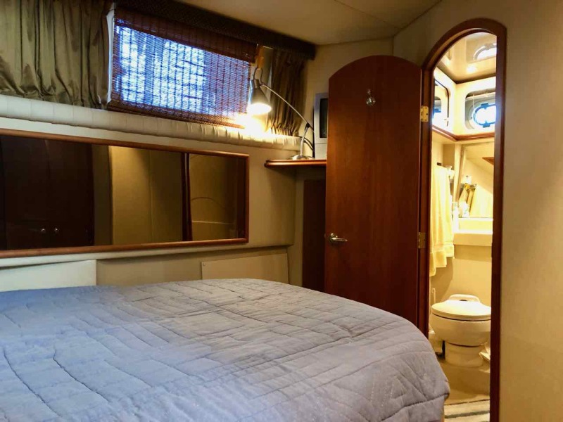 2003 Cruisers Yachts 3750