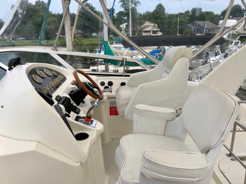 2003 Cruisers Yachts 3750