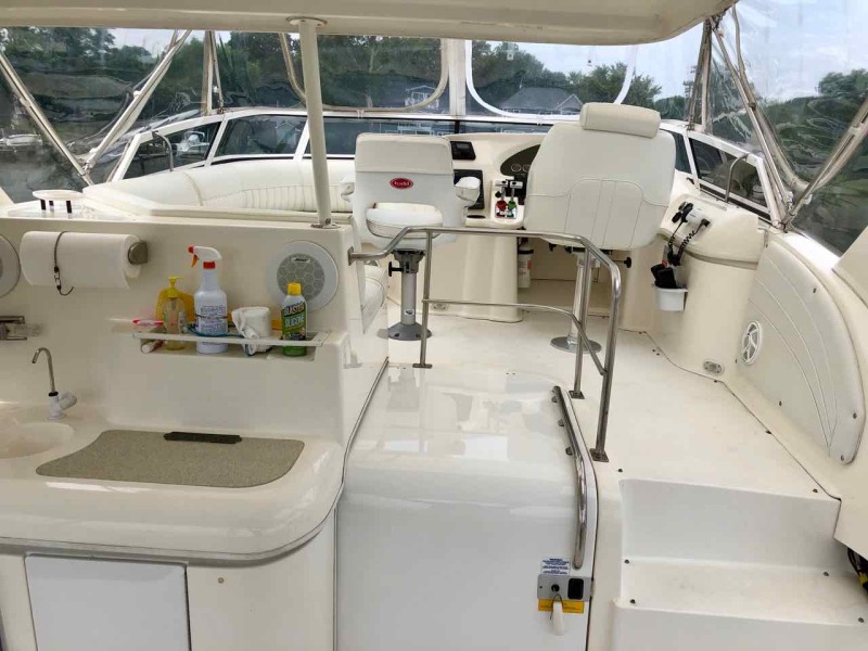 2003 Cruisers Yachts 3750
