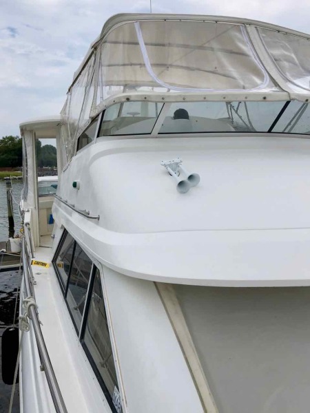 2003 Cruisers Yachts 3750