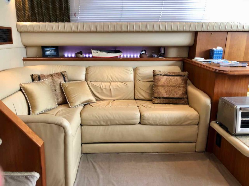 2003 Cruisers Yachts 3750