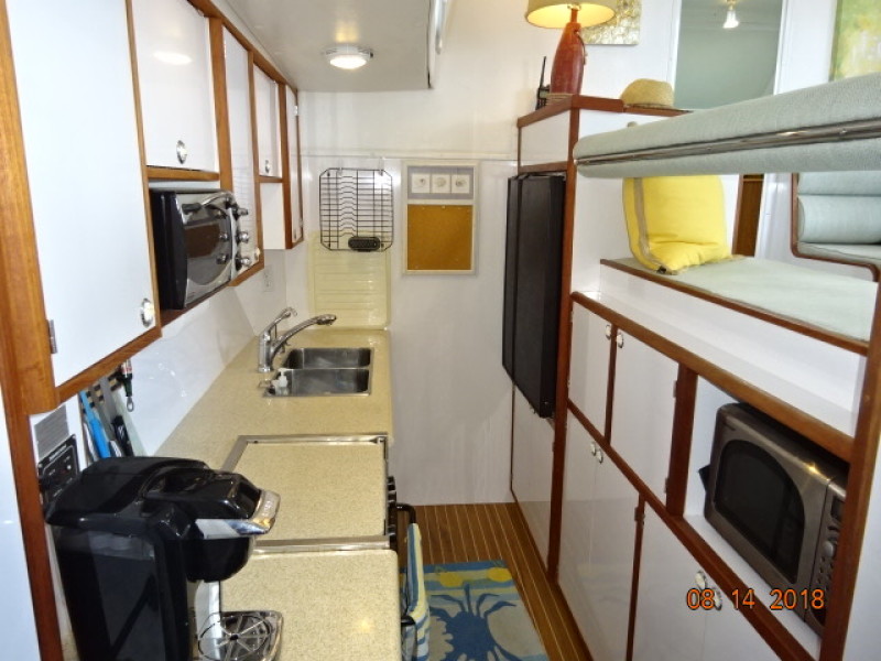 2002 Endeavour Trawler Cat