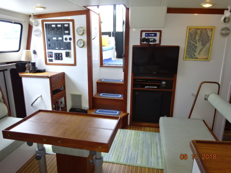 2002 Endeavour Trawler Cat