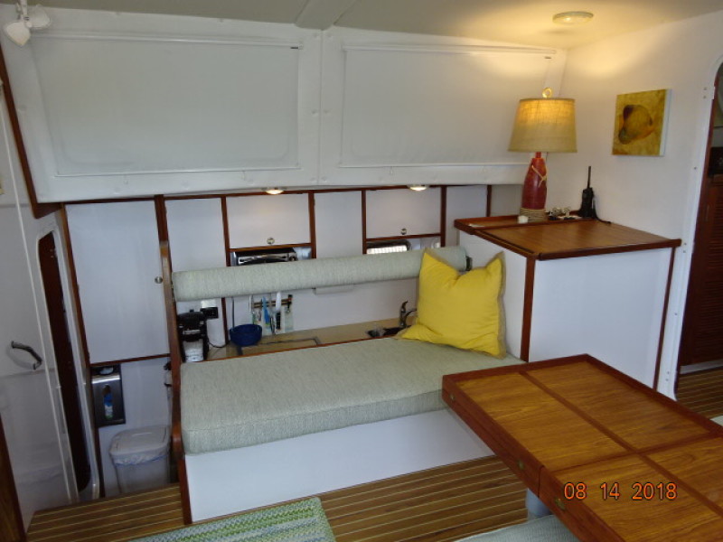 2002 Endeavour Trawler Cat