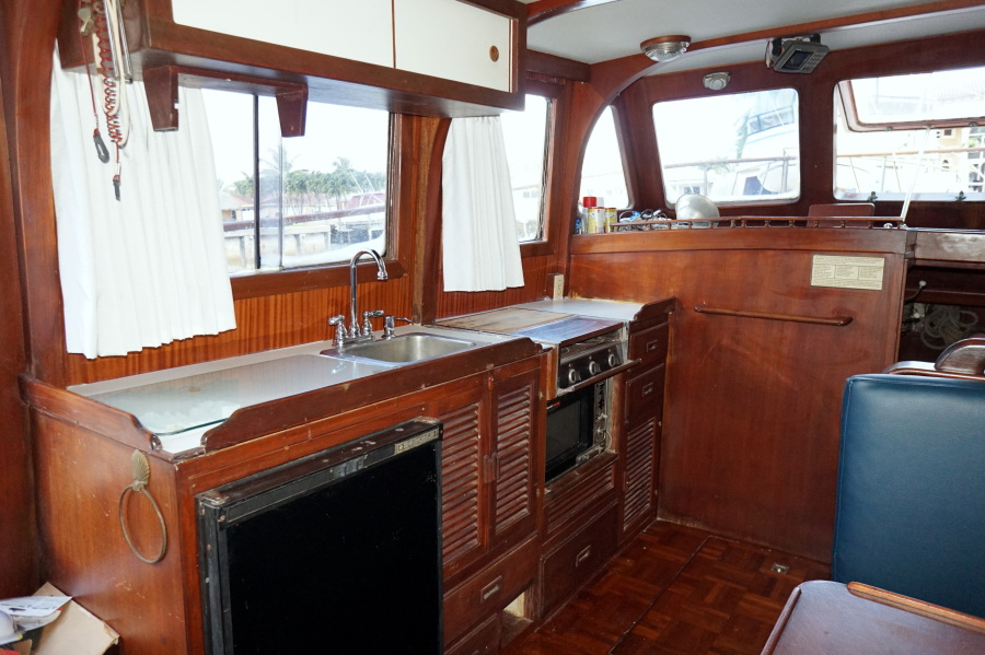 1981 Albin Trawler