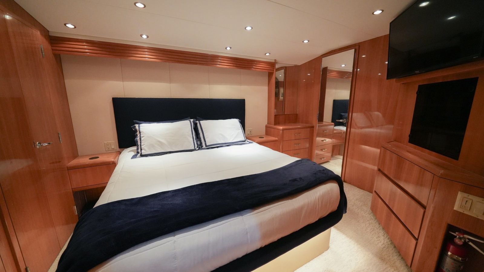 Master Stateroom with Queen Bed