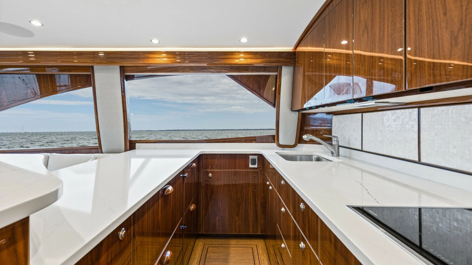 2022 Viking Convertible Cole Play Engine Galley (3)