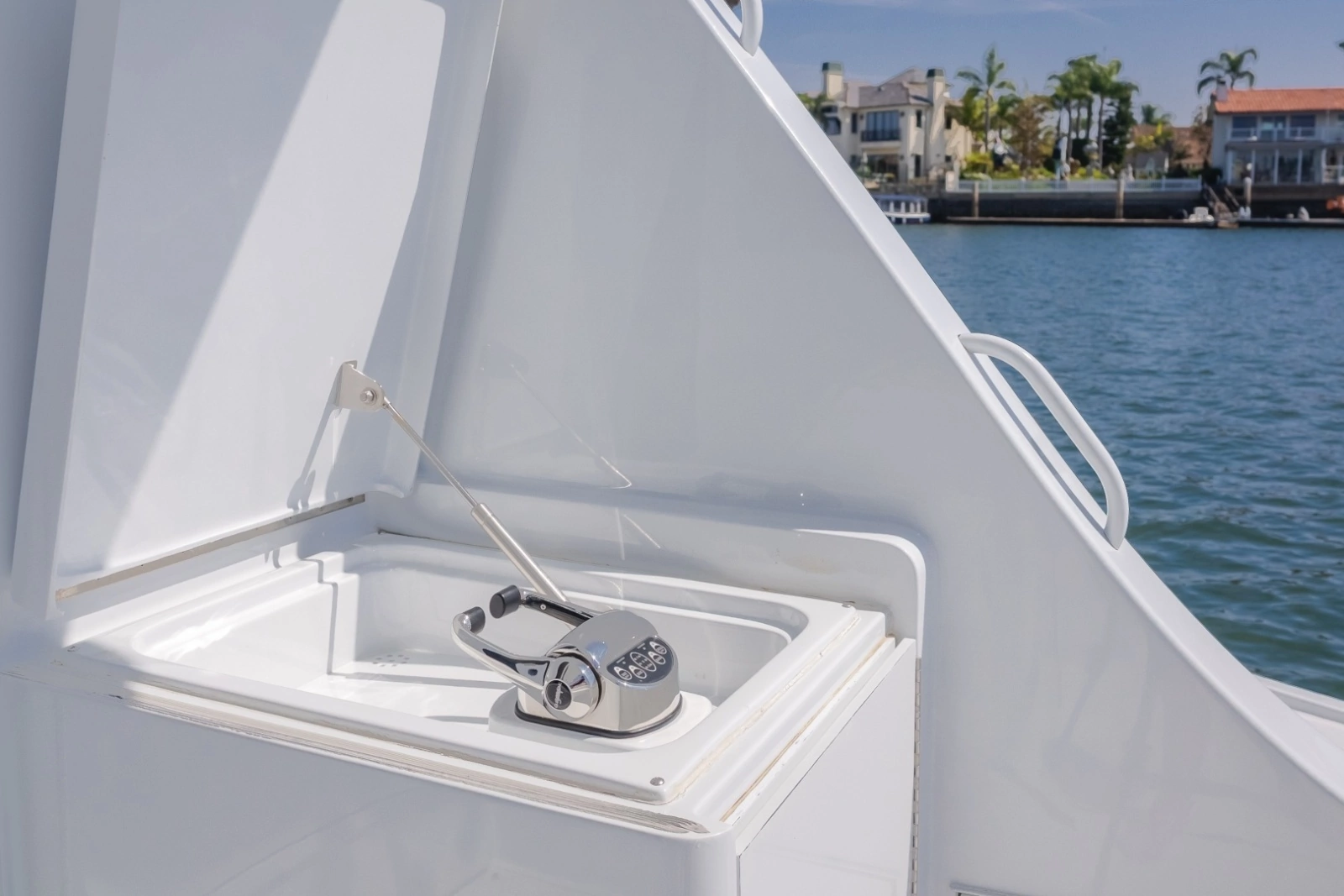 2003 Hatteras 54 Convertible - BRAINWAVE