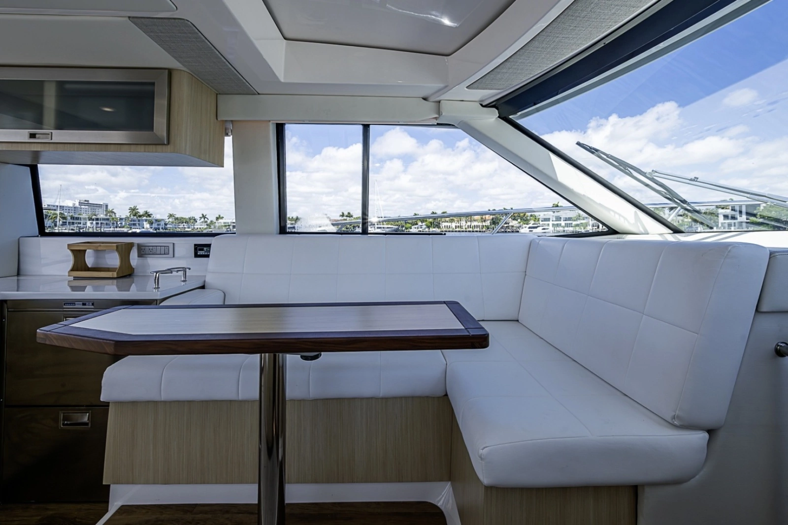 2025 Regal 38 XO