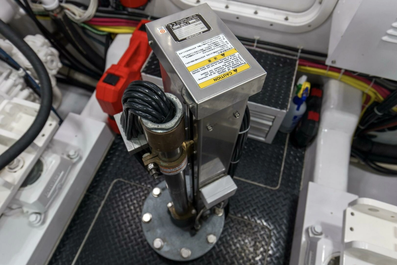 2016 92 Viking Enclosed Bridge Touche Engine Room (11)