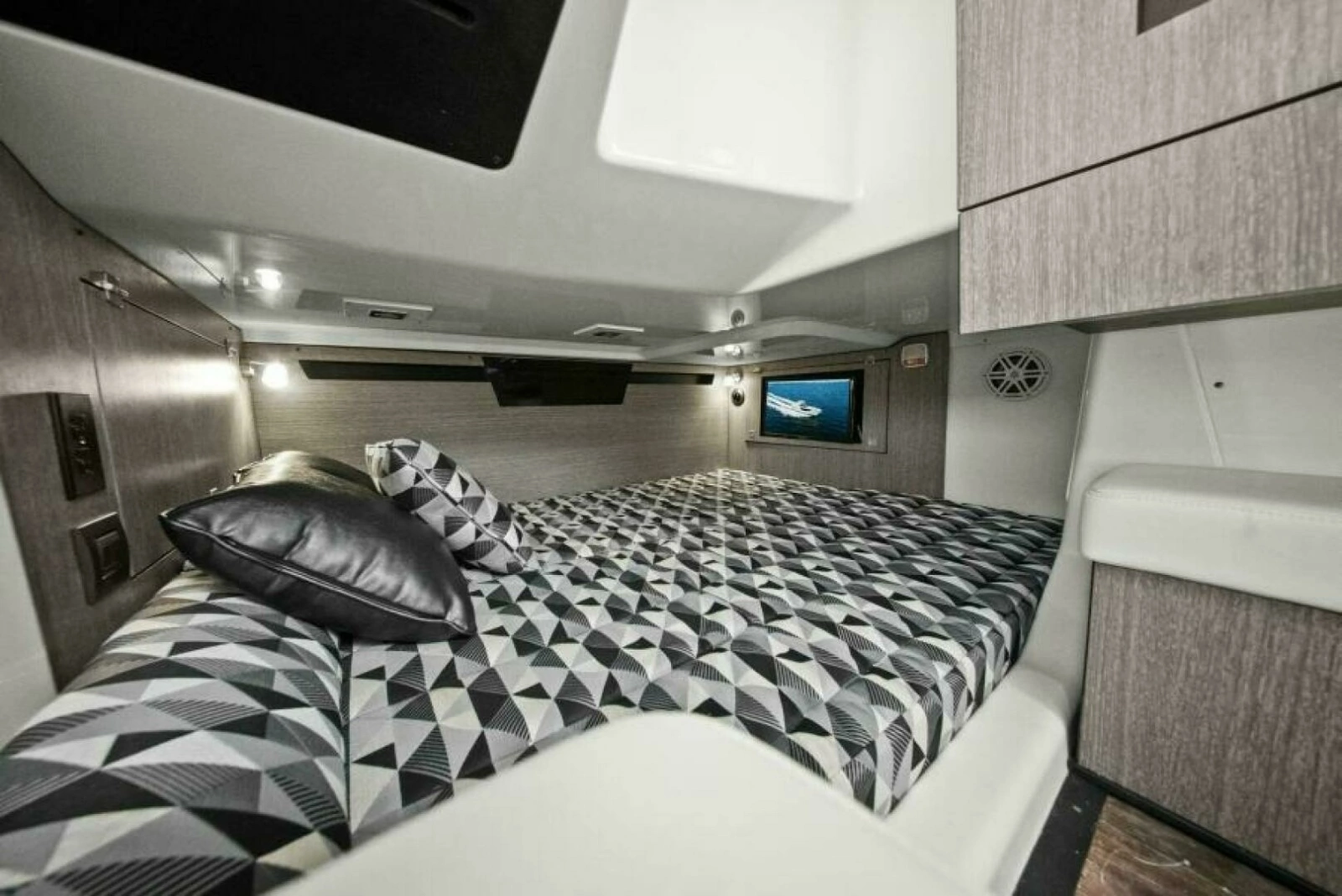 2023 Monterey 385 SS - Stateroom 