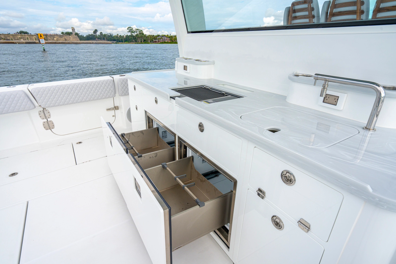 56ft HCB Yacht For Sale