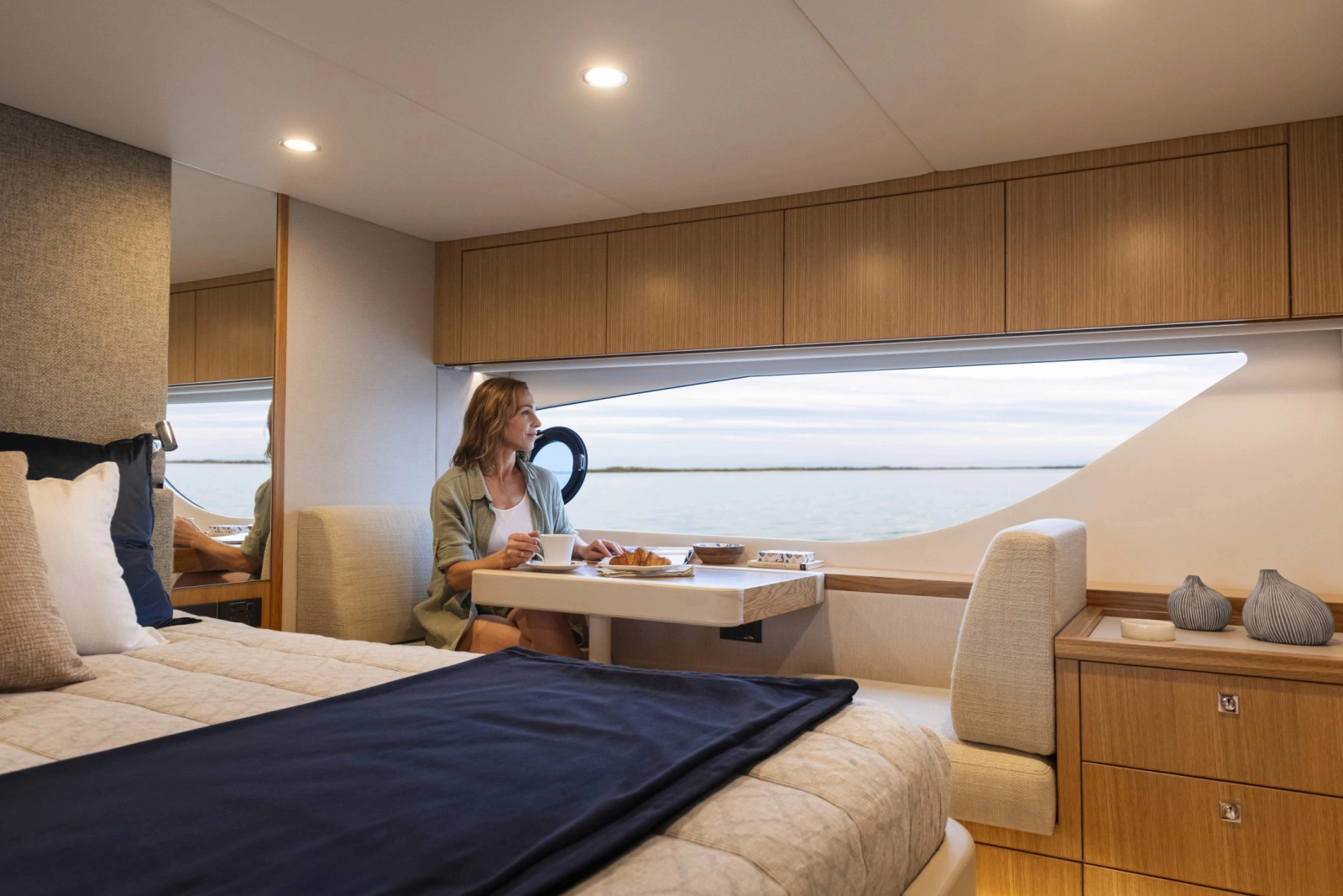 585 SUV 58ft Riviera Yacht For Sale
