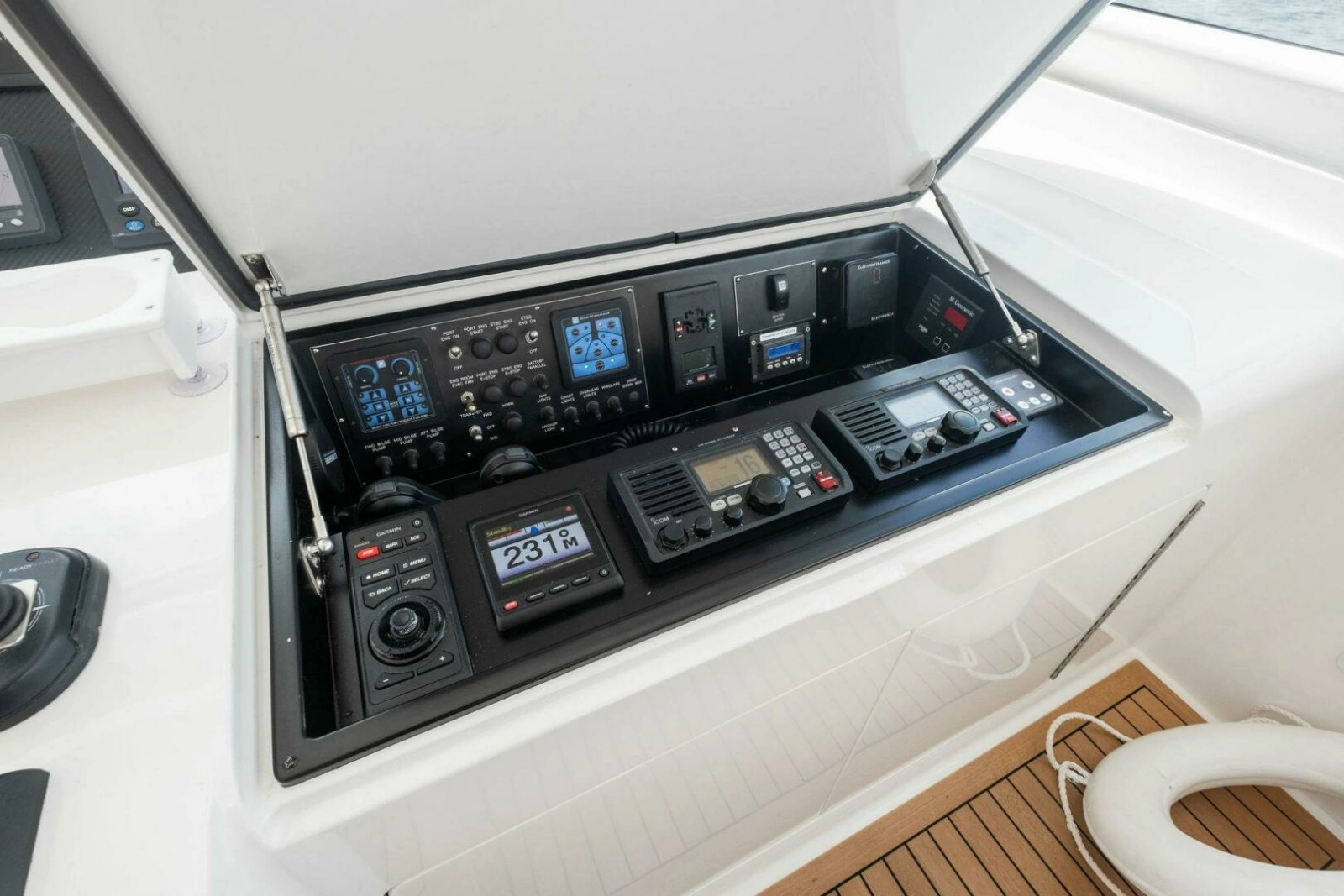 2015 Viking 52 OPEN photo 27