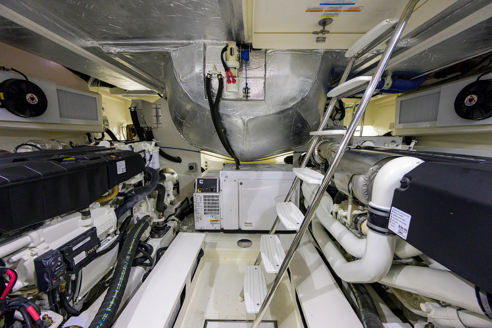 2023 Riviera 5400 Sport Yacht