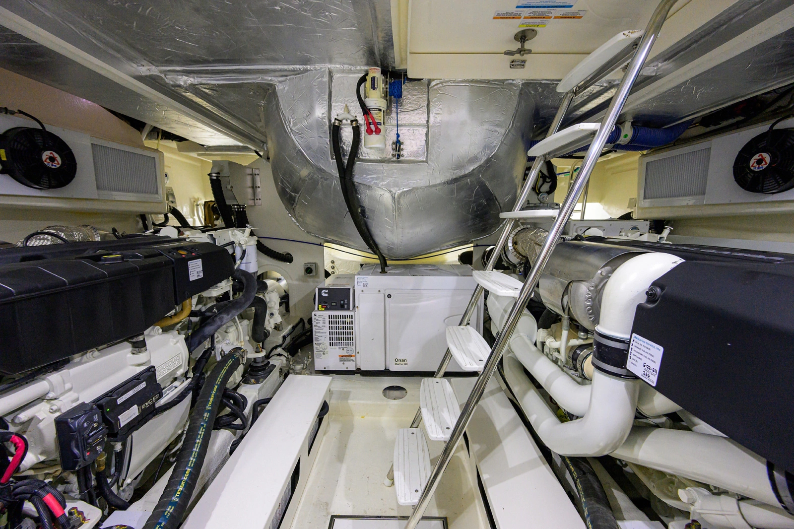 2023 Riviera 5400 Sport Yacht