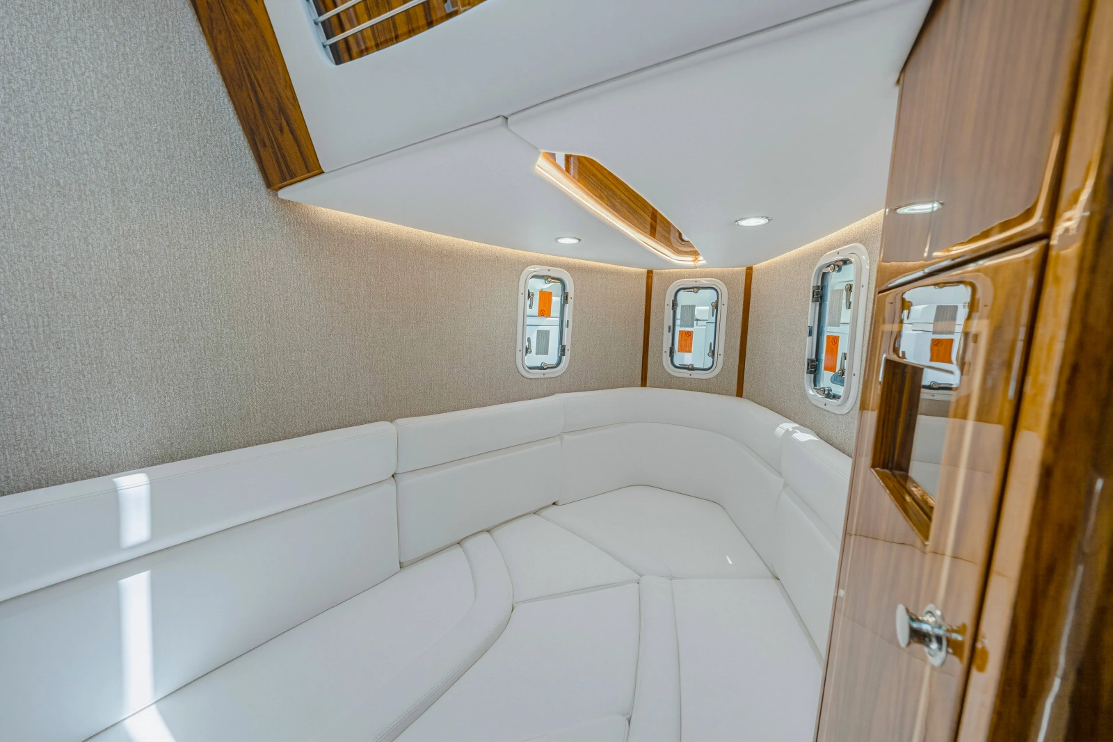42ft HCB Yacht For Sale