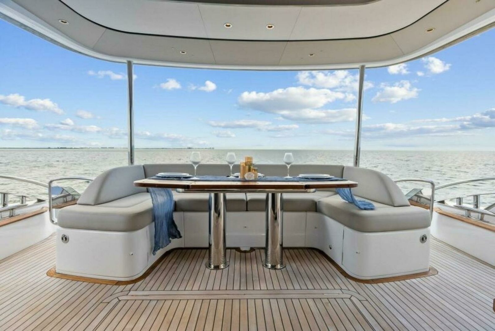 72' 2024 Princess Y72 Motor Yacht