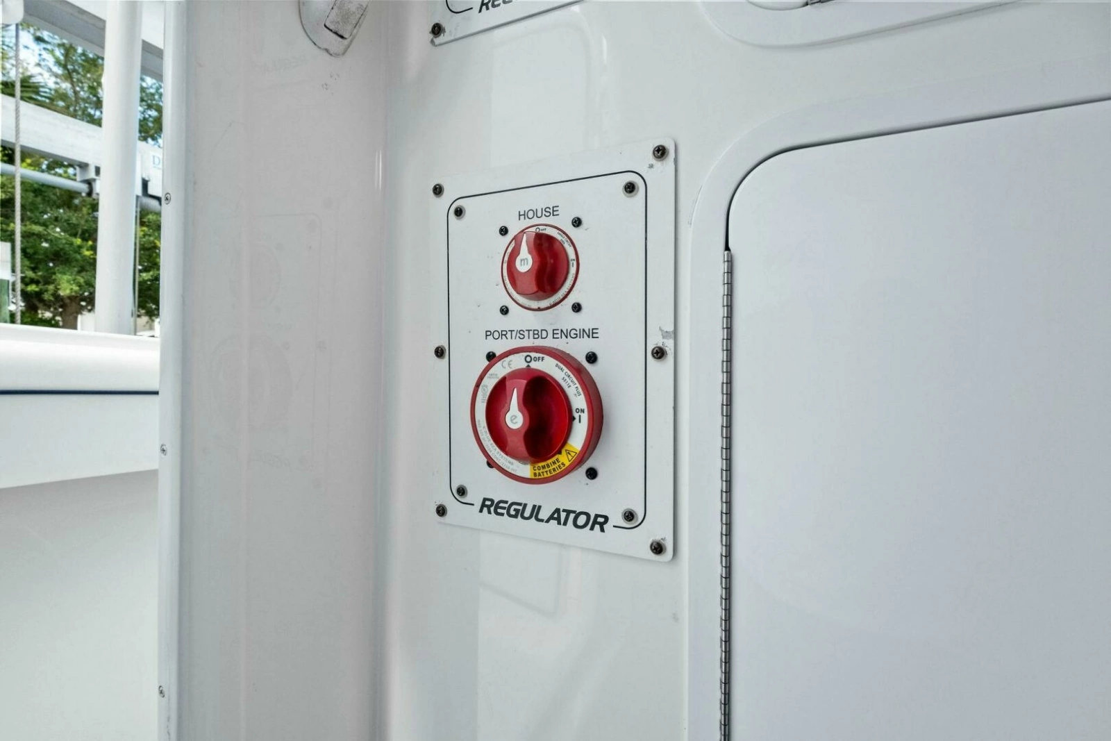 2012 Regulator 32