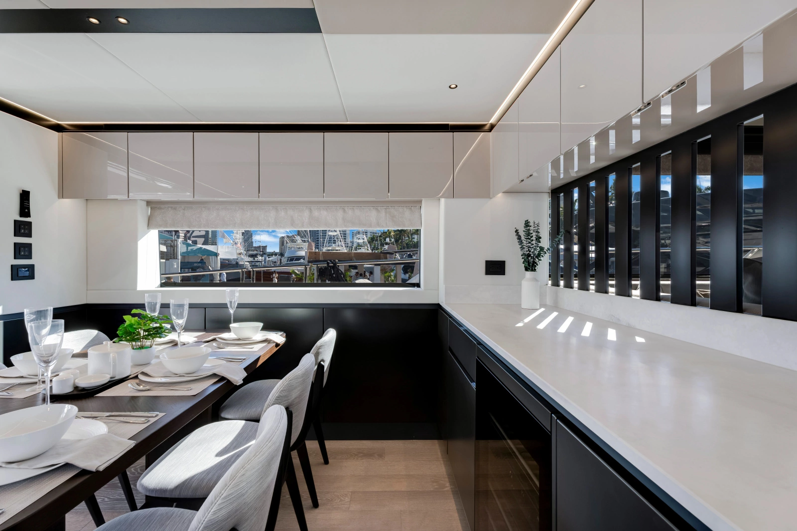 MANHATTAN 68 68ft Sunseeker Yacht For Sale