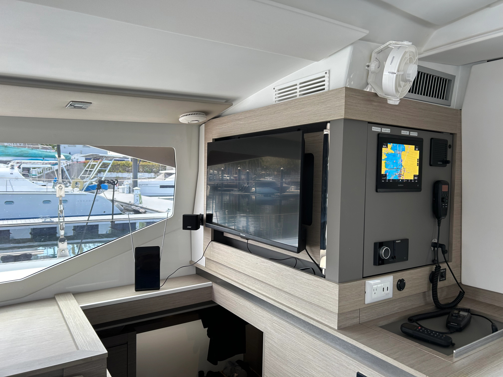 2021 Fountaine Pajot Isla 40