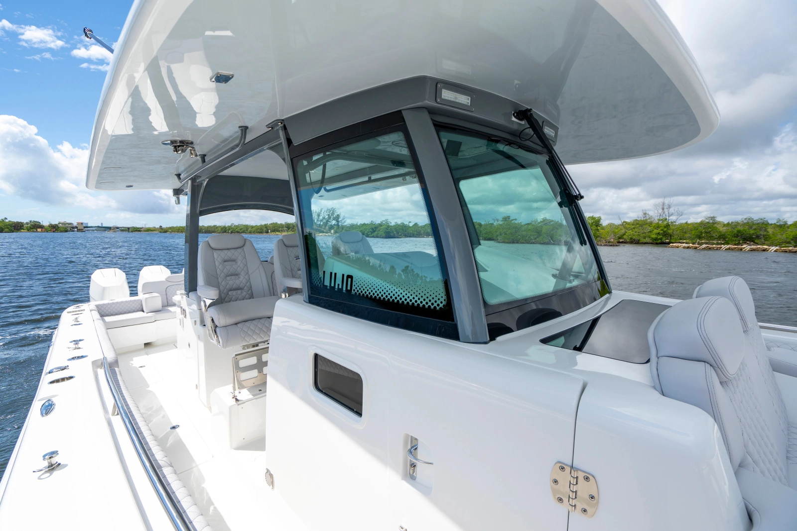 42 Lujo 42ft HCB Yacht For Sale