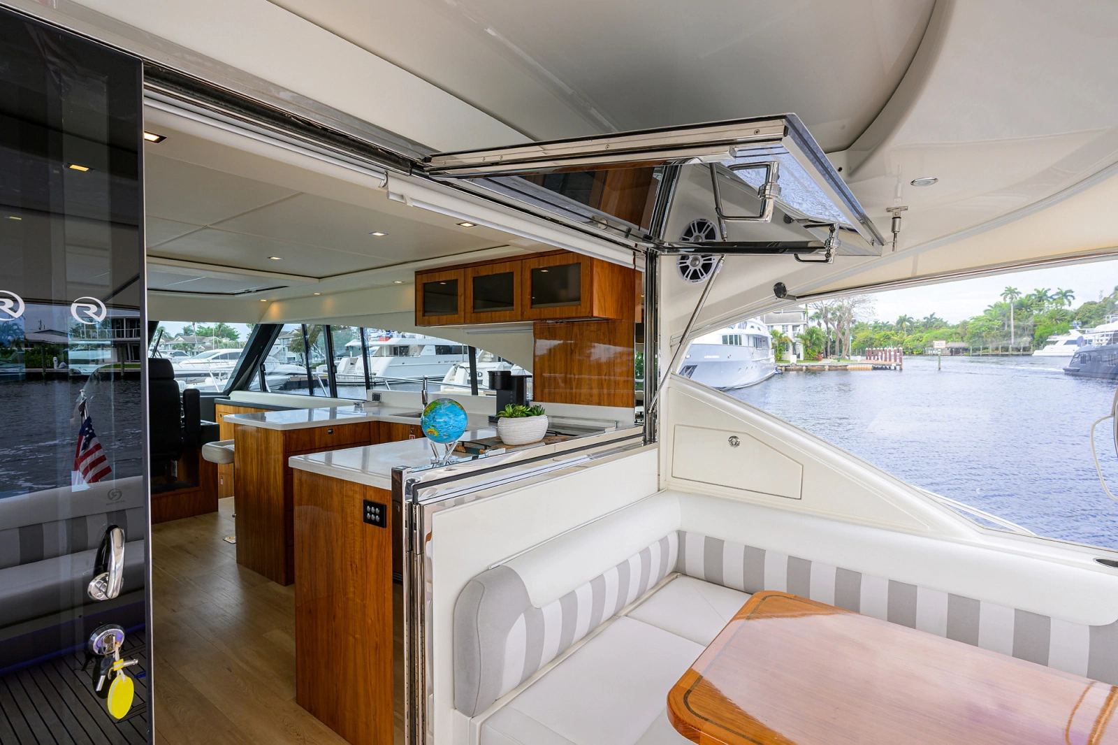 2019 Riviera 5400 Sport Yacht