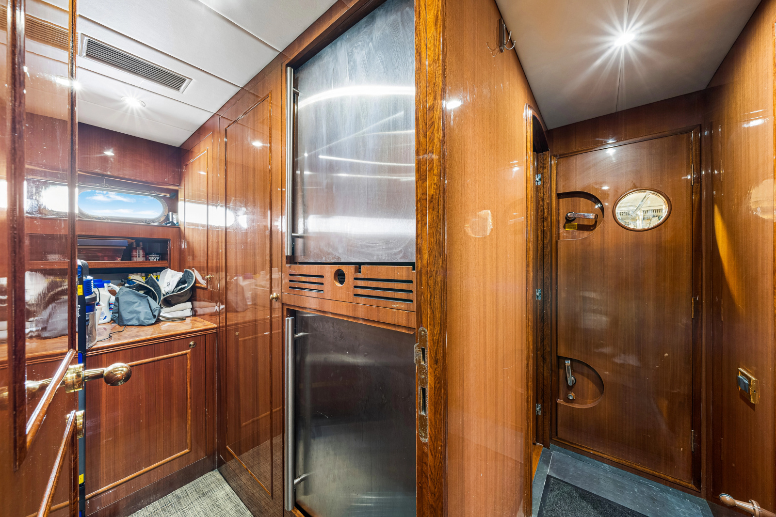 2006 Horizon 82 Skylounge