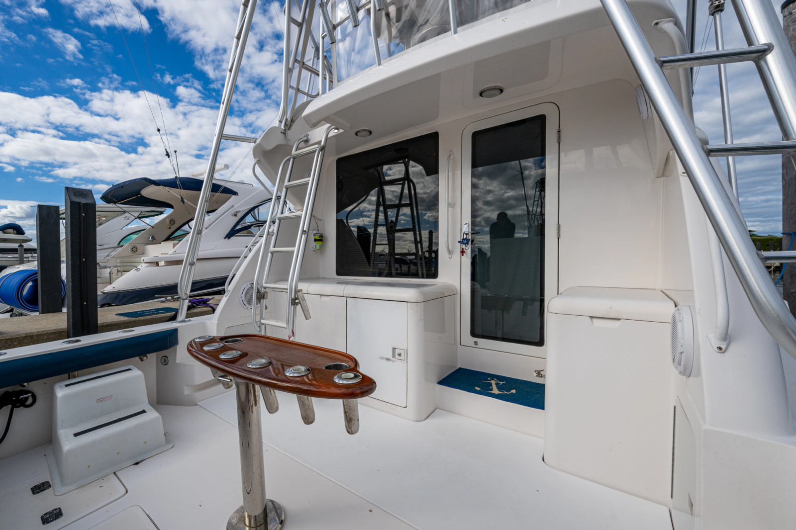 2001 Bertram 390