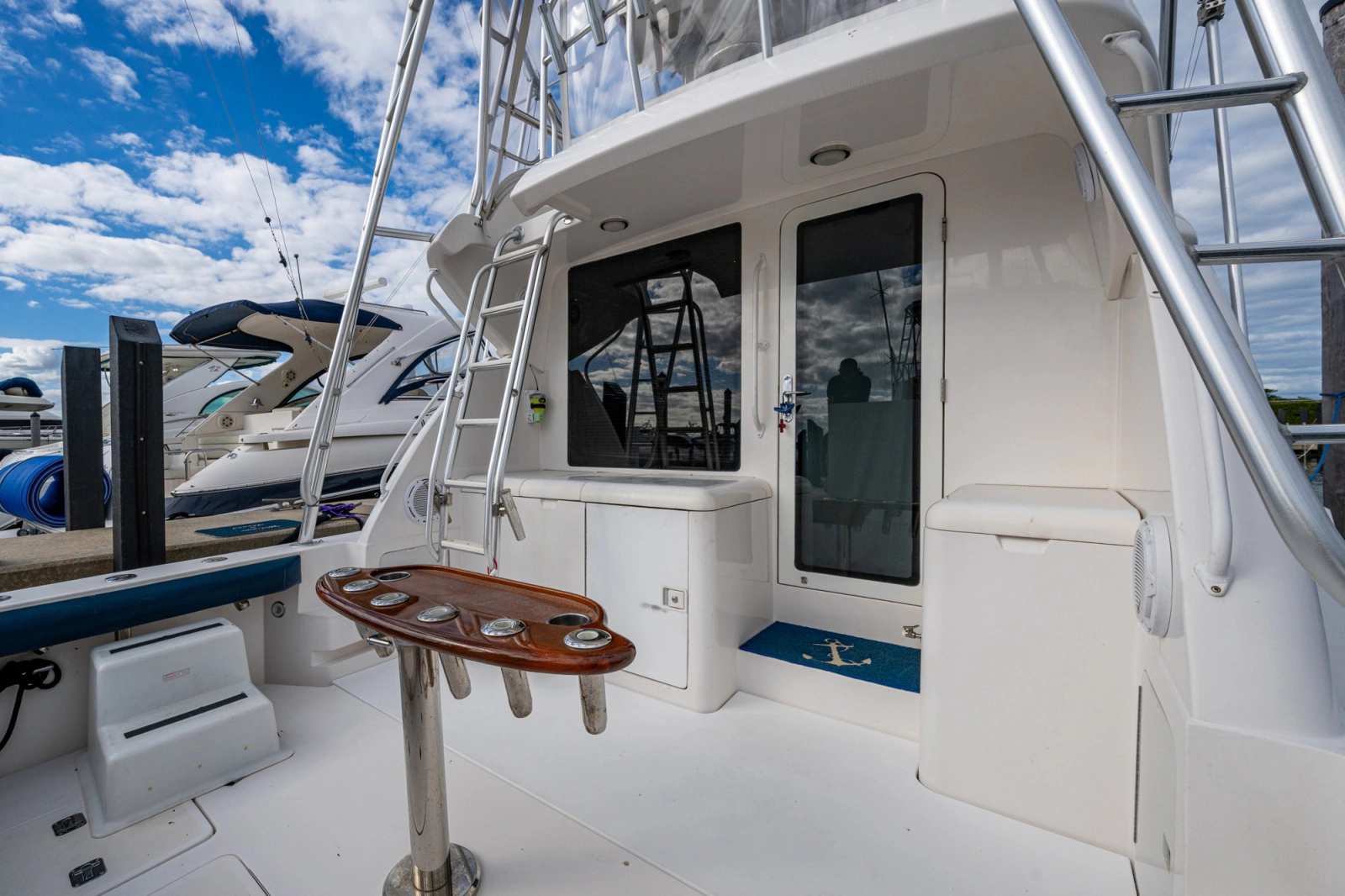 2001 Bertram 390